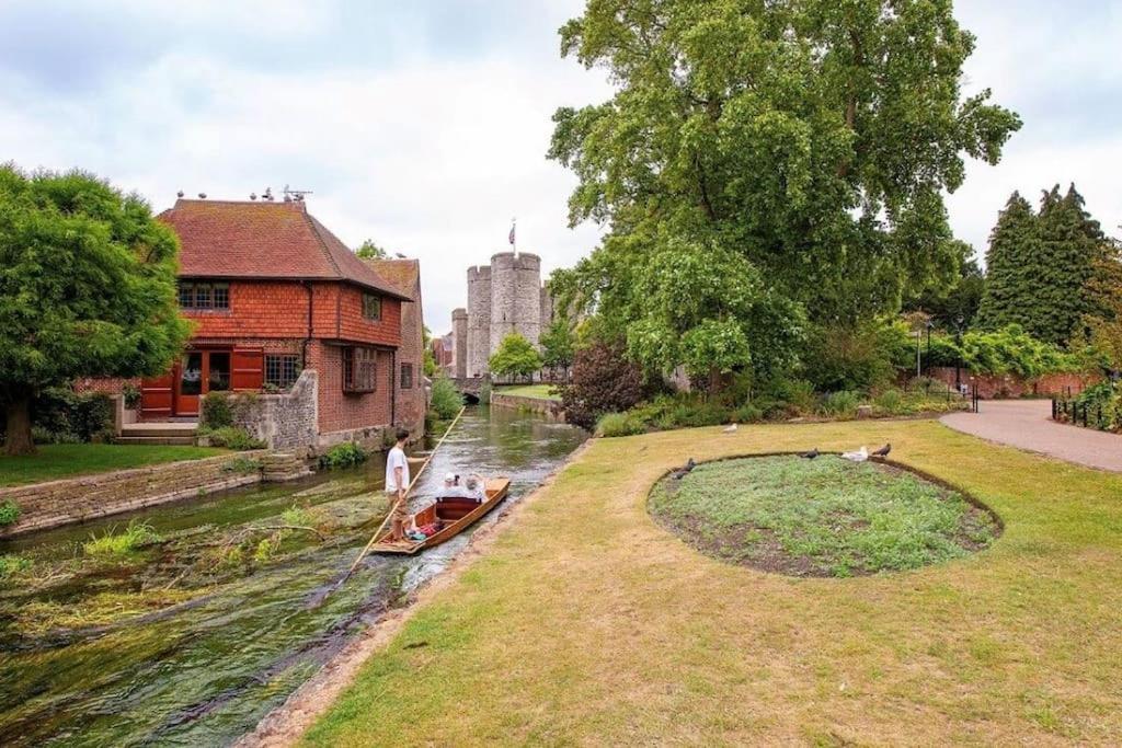 Centrally Located A Home From Home - Free Parking Canterbury Exterior foto
